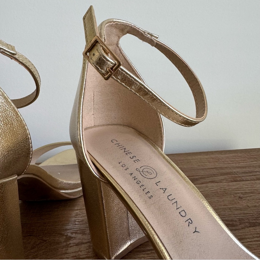 Chinese Laundry- Women’s Teri New Metallic Heeled Sandal in Gold size 7.5 - Picture 7 of 12